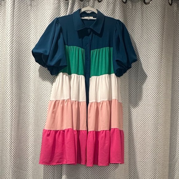 entro Dresses & Skirts - Boutique multicolored dress!